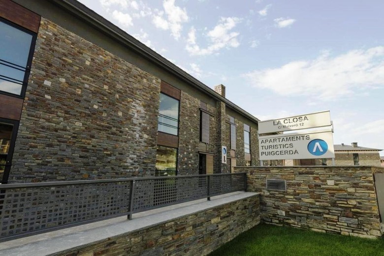 Apartaments Tur�stics Puigcerd� - La Closa