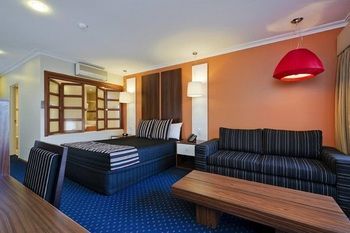 Quality Hotel Taylors Lakes