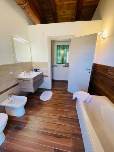 Villa Cascina Pistone - Langhe Hus Med Vinmarker