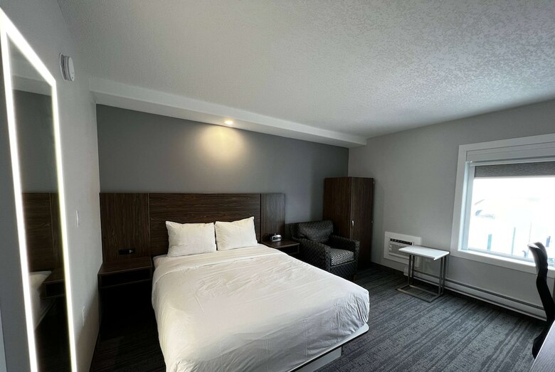 Chateau Regina Hotel And Suites