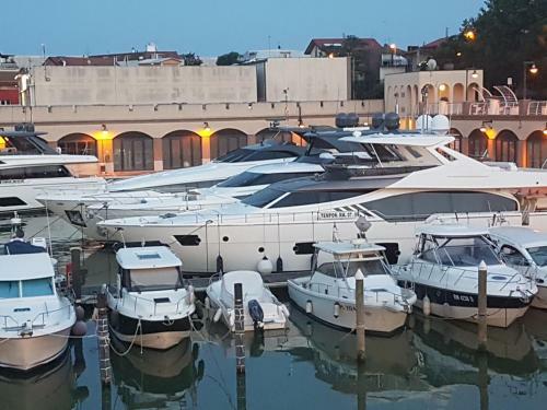 Apartamento Appartamento Darsena Con Box Auto