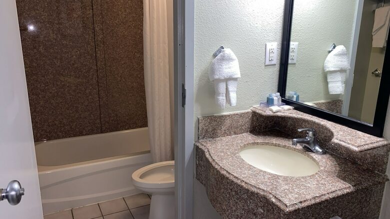 Best Western Plus Sandcastle Beachfront Hotel
