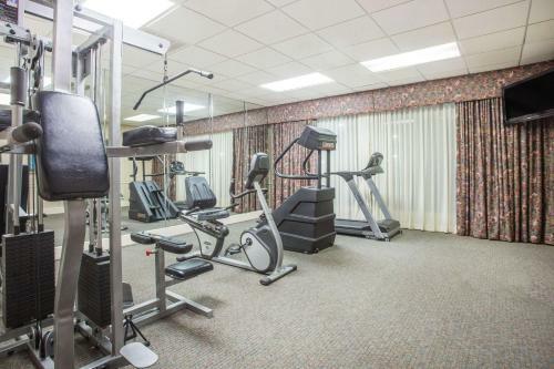 Hotel Ramada Inn And Conference Center