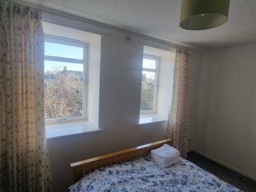 Lovely 2 Bedroom Apartment With Private Parking