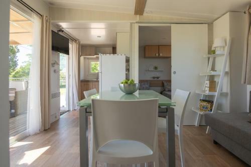 Sunny Cottage - Tiny Holiday Home