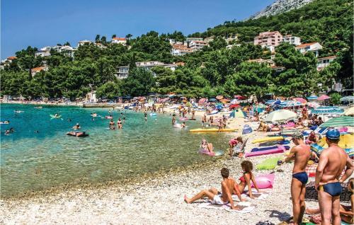 Stunning Apartment In Baska Voda With 2 Bedrooms