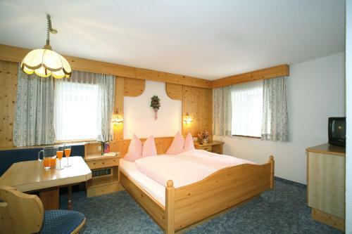 Bed & Breakfast Landhaus Sch�pf & Haus Alpina