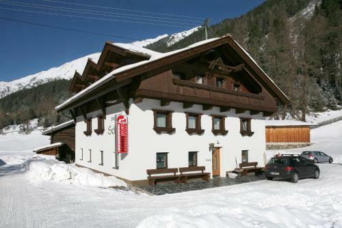 Bed & Breakfast Landhaus Sch�pf & Haus Alpina
