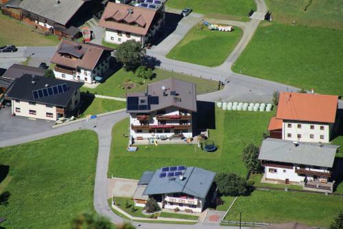 Bed & Breakfast Landhaus Sch�pf & Haus Alpina
