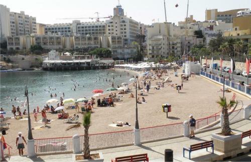 Modern 2 Bedroom Apartment In St Julians