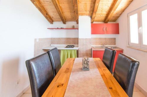 Apartamento Spacious Robinson House Paloma Blanca, Sleeps 8