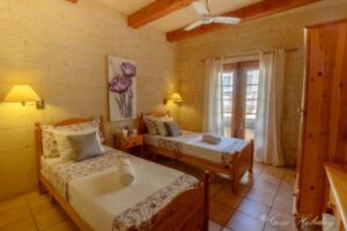 5 Bedrooms Villa With Terrace At IX Xaghra Gozo