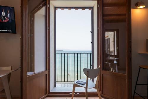 Casa Sul Mare E Sul Lavatoio Medievale A Cefal�
