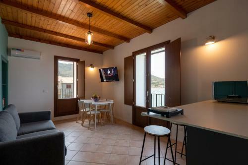 Casa Sul Mare E Sul Lavatoio Medievale A Cefal�