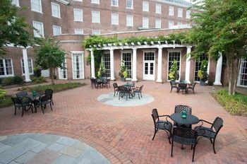 Hotel The Tidewater Inn