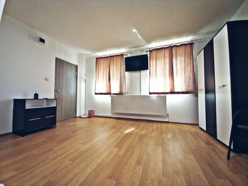 Lodge Camere In Regim Hotelier