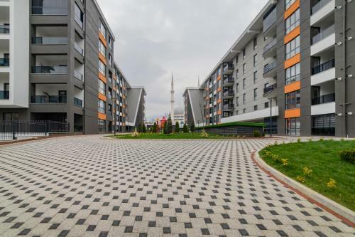 Lovely 3 Bdrm Apartment Close To Everything