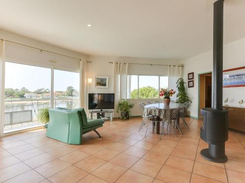 Holiday Home Les Pinasses