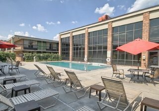 Hotel Clarion Inn & Suites Conference Center