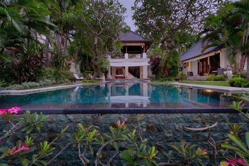 Kutus Kutus Saba Beach Villa