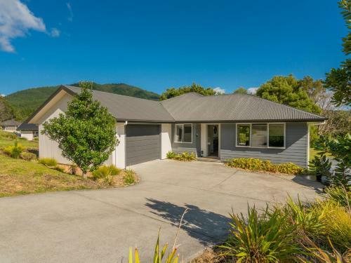Pauanui Pines - Pauanui Holiday Home