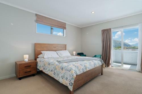 Views On Koru - Wanaka Holiday Home