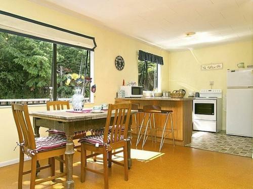 Matuku Hideaway - Taupo Holiday Home