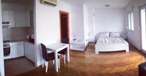 Sorento Apartments