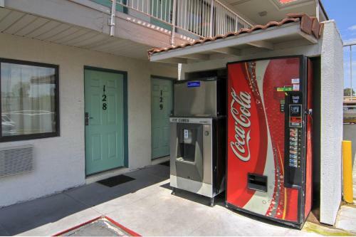 Motel 6 Phoenix Tempe - Broadway - Asu