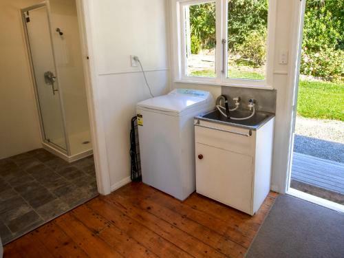 Kauri Cottage - Marahau Holiday Home