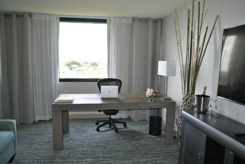 Sheraton Miami Airport Hotel & Executive Meeting Center