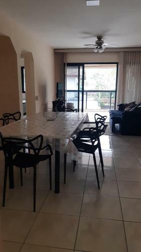 Apartamento Enseada 3 Quartos, 10 Pessoas