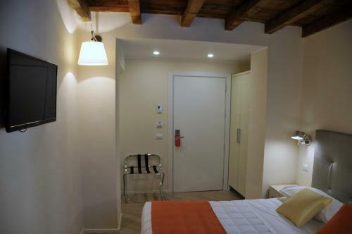Hostal Altido La Corte Fiorita Como