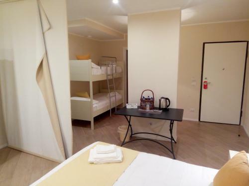 Hostal Altido La Corte Fiorita Como