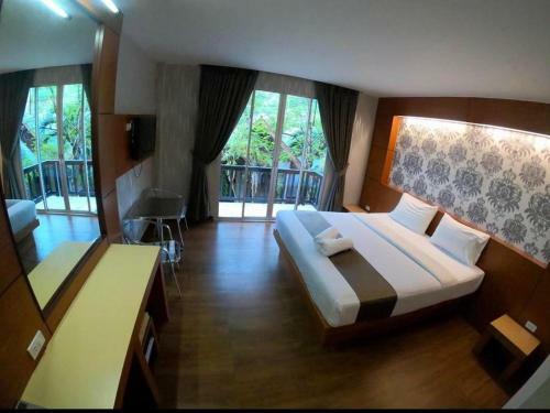 Hotel Phiphi Andaman Resort - Sha Extra Plus