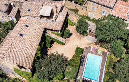 Four-bedroom Holiday Home In Uzes