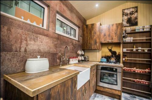 Gorestown Glamping Chalets