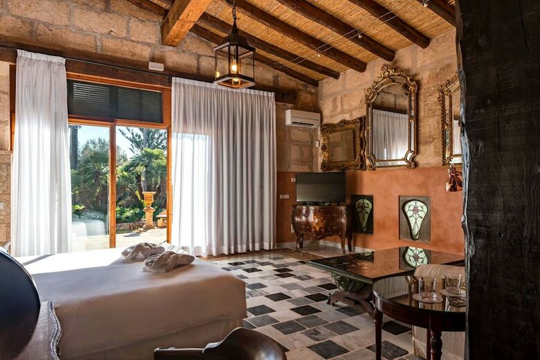Agroturismo Es Revellar Art Resort
