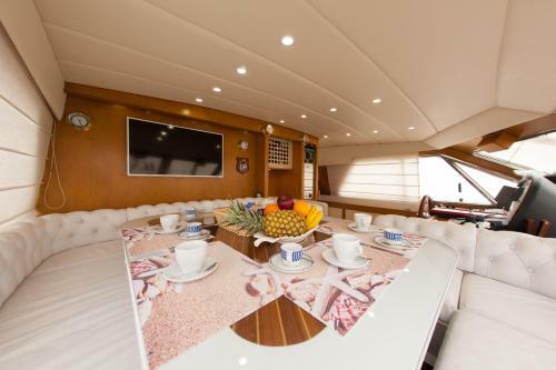 Vita Nauta Boat & Breakfast