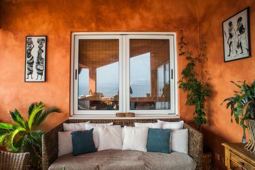 Luxury Hilltop Villa 200m From The Beach