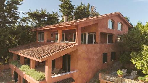 Luxury Hilltop Villa 200m From The Beach