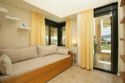 F & B Summer Collection - Villa Dihtia On The Sea