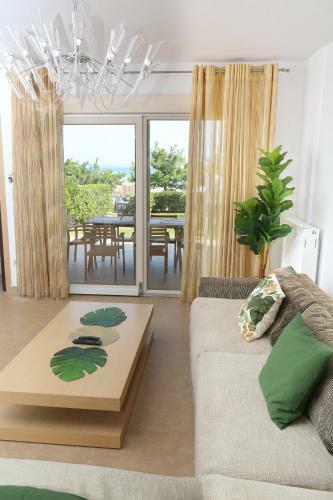 Villa The View - Beachfront, 5 Bedrooms, Bbq, View