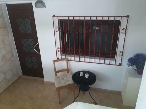 Spacious House 100 Metres From The Beach
