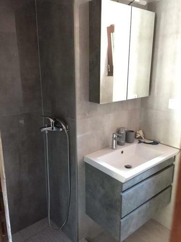 Spacious House 100 Metres From The Beach