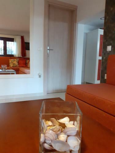 Spacious House 100 Metres From The Beach