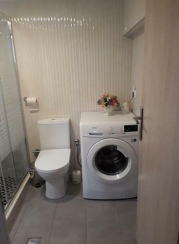 Spacious House 100 Metres From The Beach