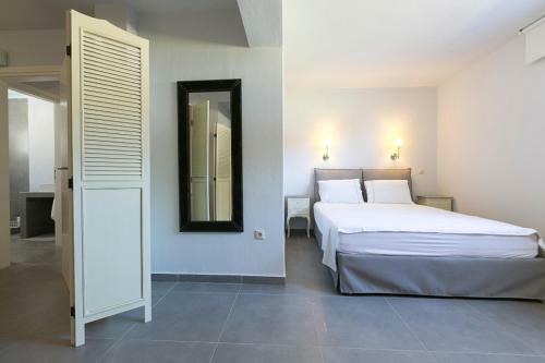 Villa Maisonette Ioanna 70 M From Glarokavos Beach