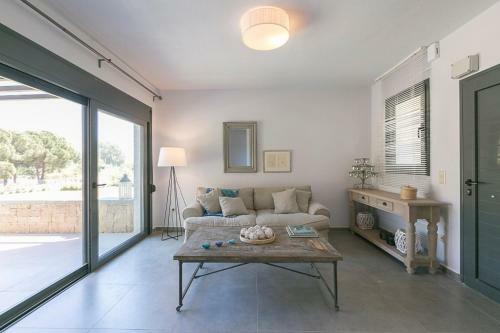 Villa Maisonette Ioanna 70 M From Glarokavos Beach