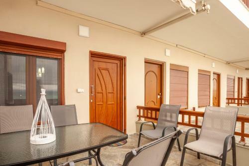 Rafaella Sea View Apartments